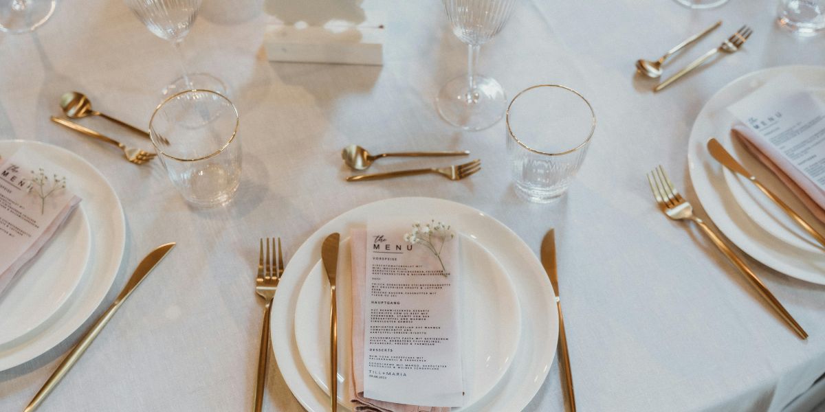 6 Things to Know Before Buying Disposable Plastic Plates in Bulk