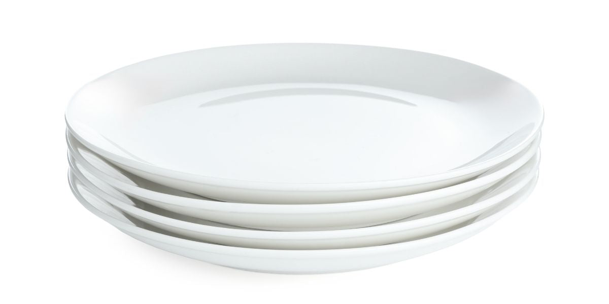 Clear Plastic Plates That Make Every Party Look Stunning
