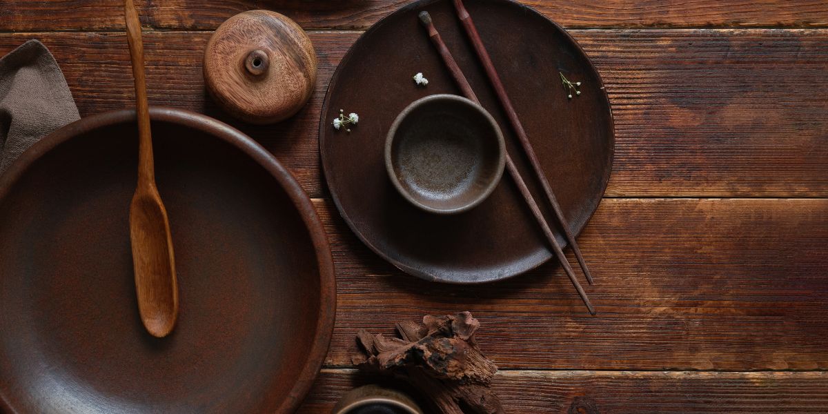 Why is everyone so obsessed with wooden dinnerware nowadays?